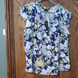 Womens Jones New York V Neck Short Ruffled Sleeve Pullover Top